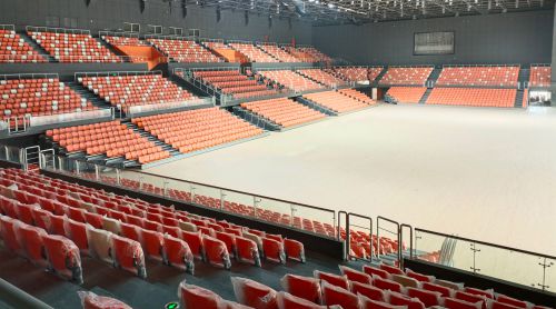 場館座椅的“骨骼”之謎：吹塑 vs 注塑，為何征途座椅選擇氣輔注塑？?